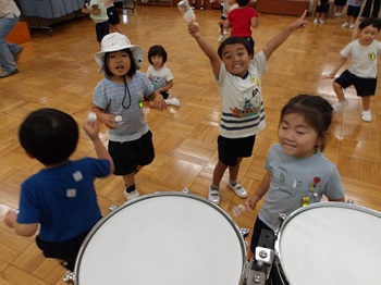 3歳児　本物の楽器